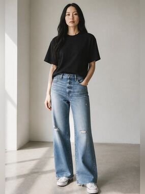DAZE High-Rise Shy Girl Light Wash Distressed Crop Flare Fit Women’s Size 30